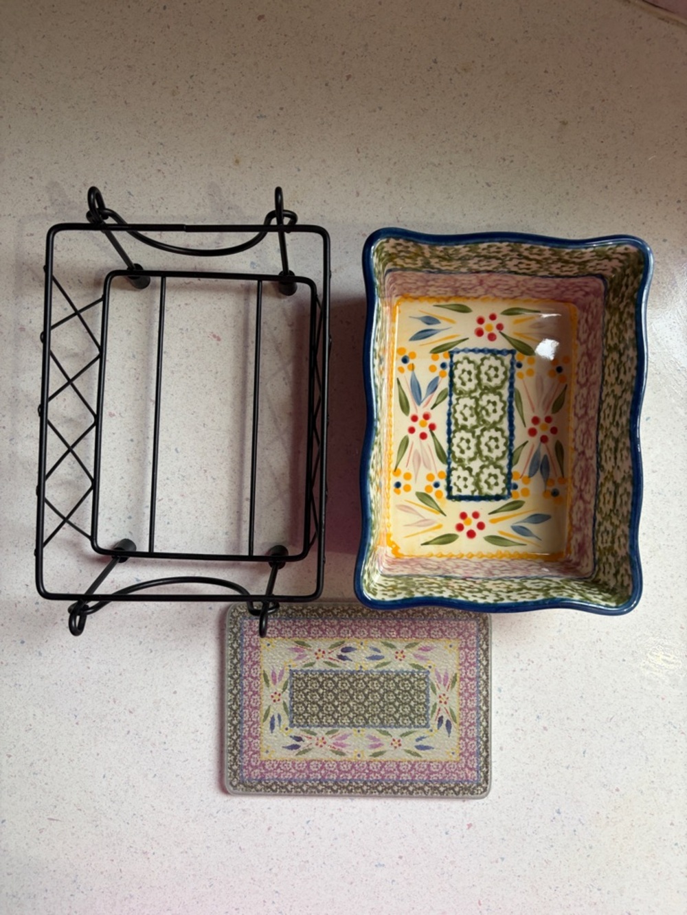 Temp-tations by Tara Old World 1 qt casserole dish with stand and trivet